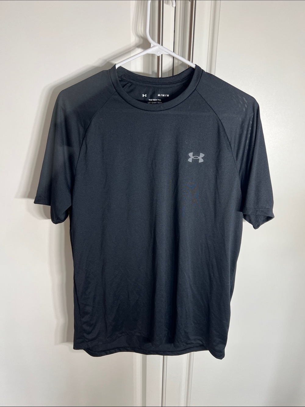 Under Armour Black Short Sleeve Athletic Tee with Reflective Logo